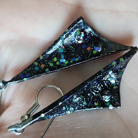 Accent earrings - Picture 2 of 3